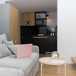 Center - Granary Island By Apartmore