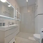 Appartement Center - Granary Island By Apartmore *