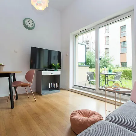 Center - Granary Island By Apartmore