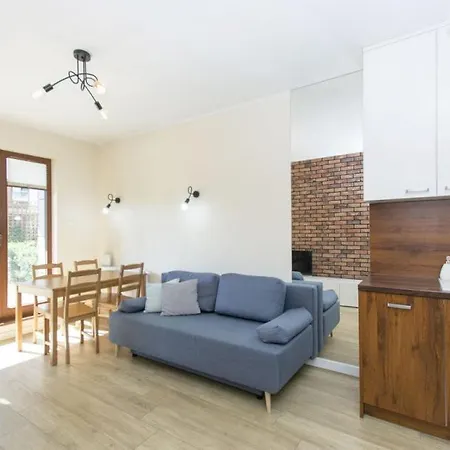 Center - Granary Island By Apartmore