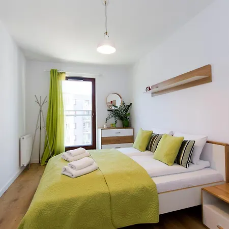 Center - Granary Island By Apartmore *