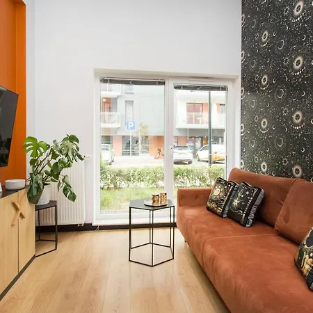 Center - Granary Island By Apartmore
