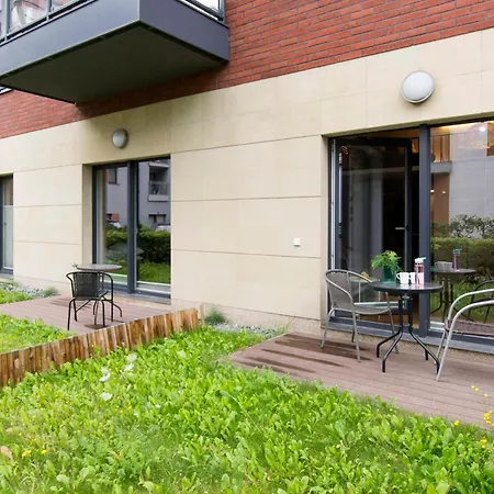 Center - Granary Island By Apartmore