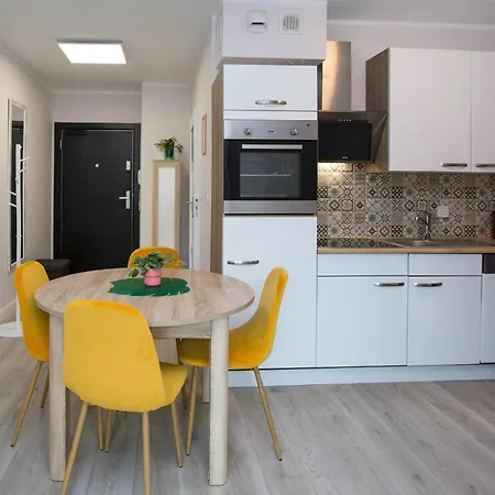 Center - Granary Island By Apartmore *
