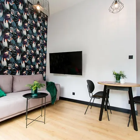 Center - Granary Island By Apartmore *