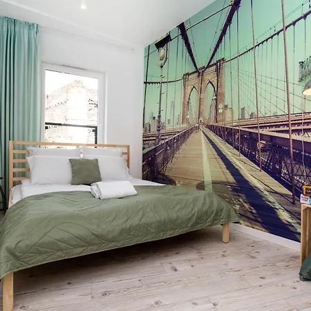 Center - Granary Island By Apartmore *