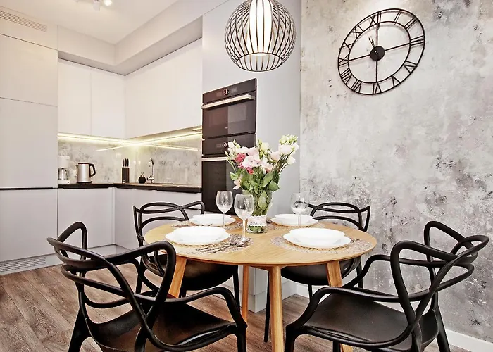 Center - Granary Island By Apartmore