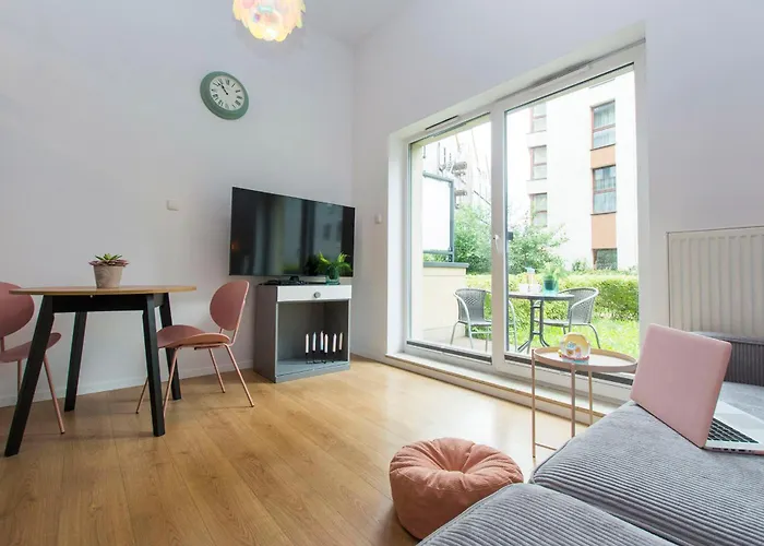 Center - Granary Island By Apartmore