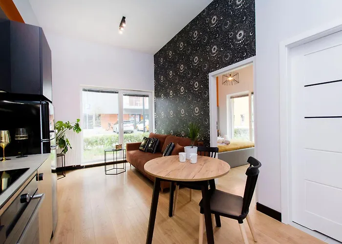 Center - Granary Island By Apartmore *