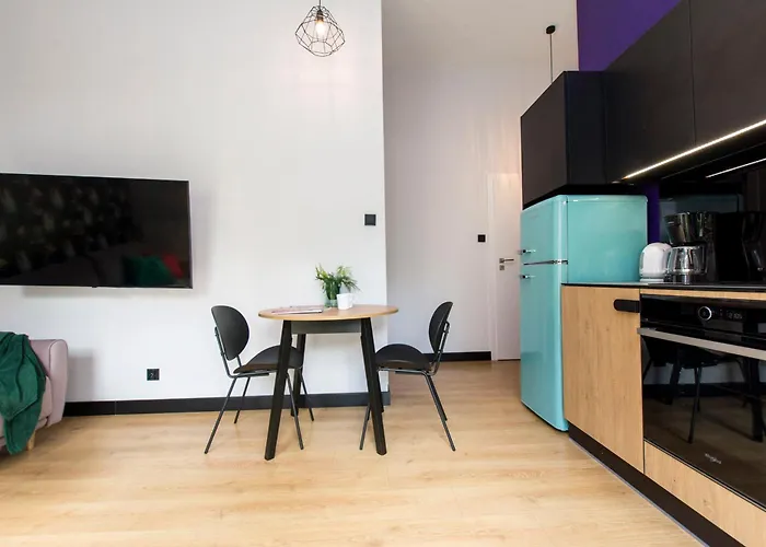 Center - Granary Island By Apartmore