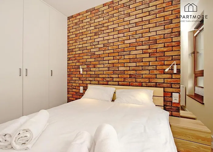 Center - Granary Island By Apartmore *