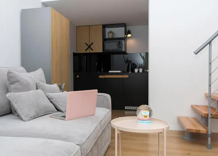 Center - Granary Island By Apartmore