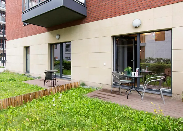 Center - Granary Island By Apartmore