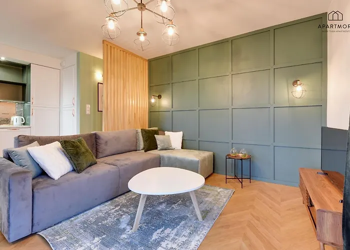 Center - Granary Island By Apartmore *