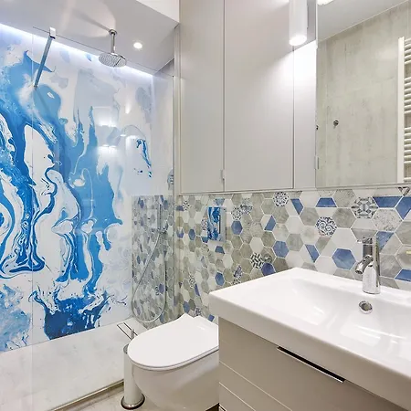 Center - Granary Island By Apartmore *